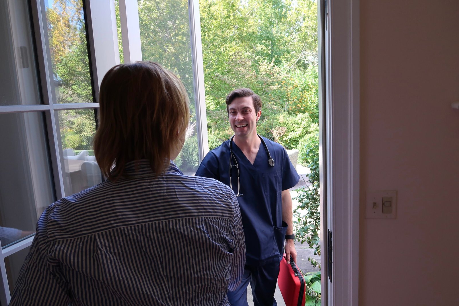 Nurse arriving at a patient’s home for a house call appointment in South Florida